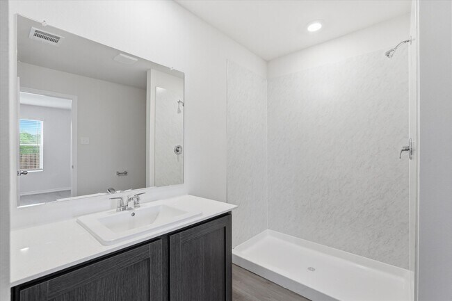 Building Photo - 1141 Northfield Dr