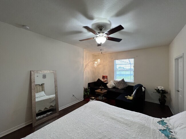Building Photo - "Spacious 4-Bedroom Lutz Home with Elegant...
