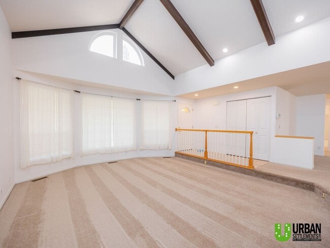 Building Photo - Spacious Glenrose Retreat | 3 Bed + Shop + Private Wooded Setting