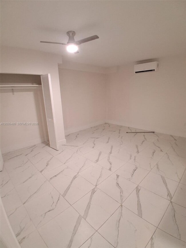 Building Photo - 1231 SW 136th Pl
