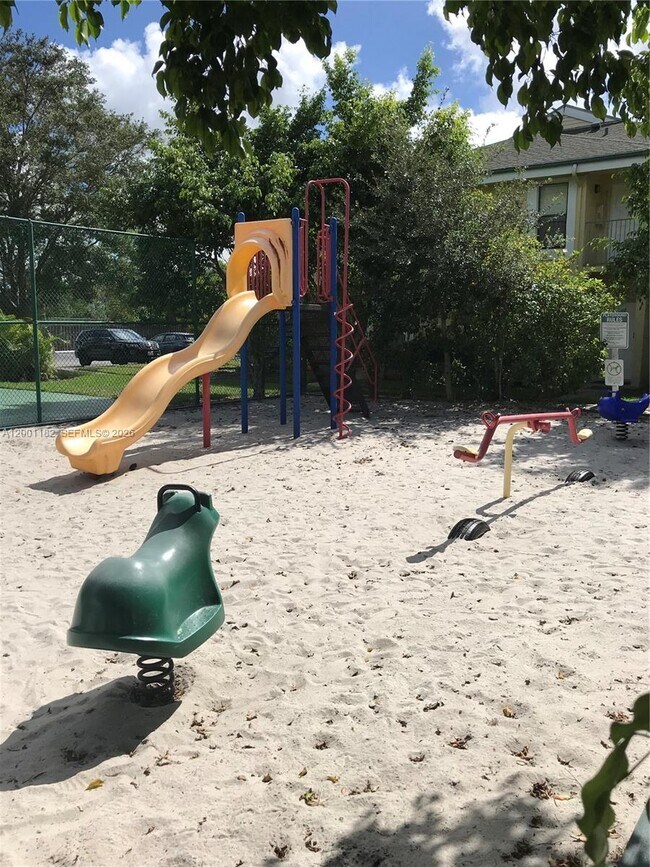 Building Photo - 4030 NW 87th Ave