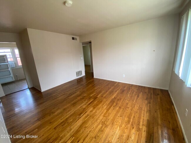 910 Sinclair St - 910 Sinclair St Louisville KY 40118 | Apartment Finder