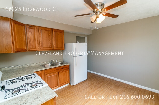 Building Photo - 16225 Edgewood Ct