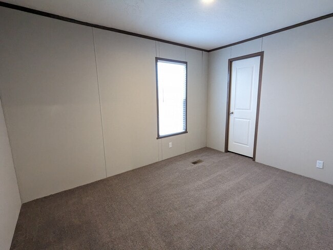 Building Photo - 660 Oregon St