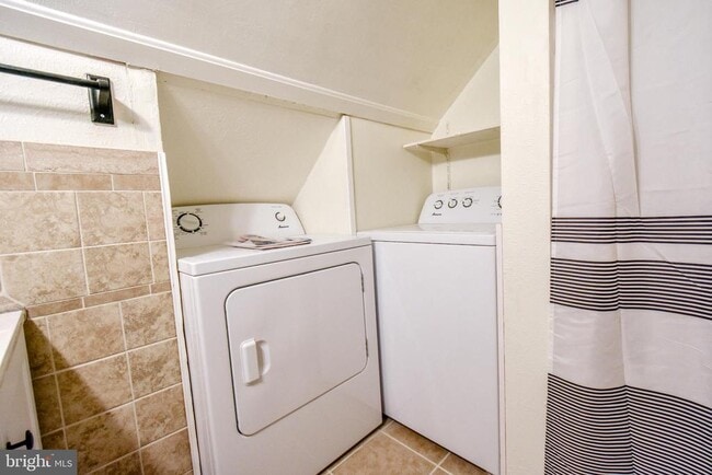 Building Photo - 3015 Abington Manor Dr
