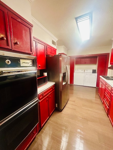 Building Photo - 126 Aston Ave