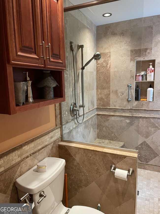 Building Photo - 3666 Lakewood Ct