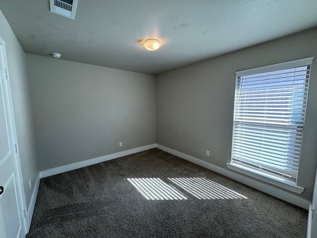 Building Photo - 1116 Rustler Ave