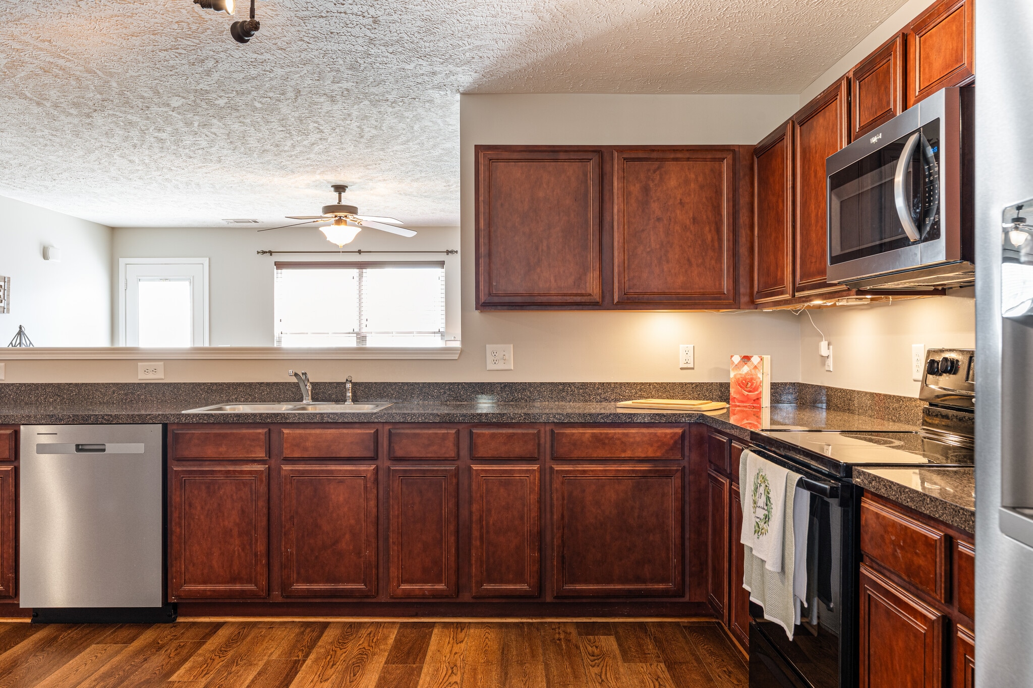 Kitchen - 3636 Blaze Dr