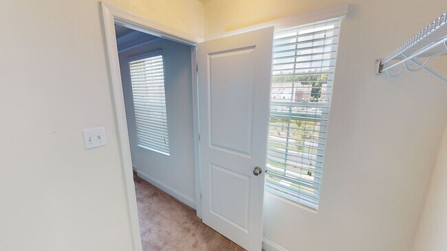 Building Photo - 11242 Saint Luke Drive - Move-in ready!