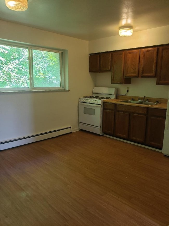 Building Photo - 2886 W McMicken Ave