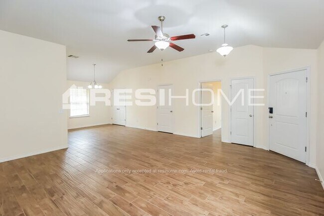 Building Photo - HOME FOR RENT!!