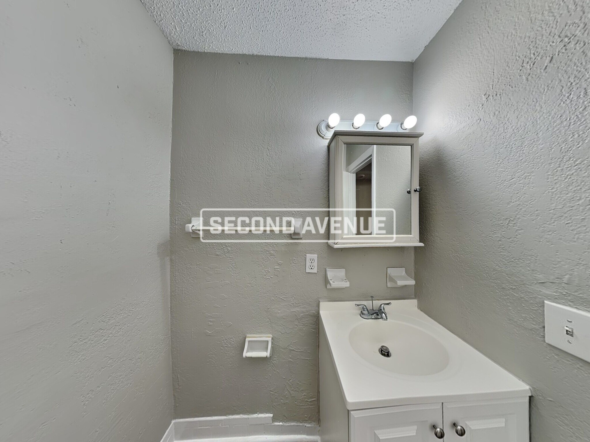 Building Photo - 2727 W 45th St