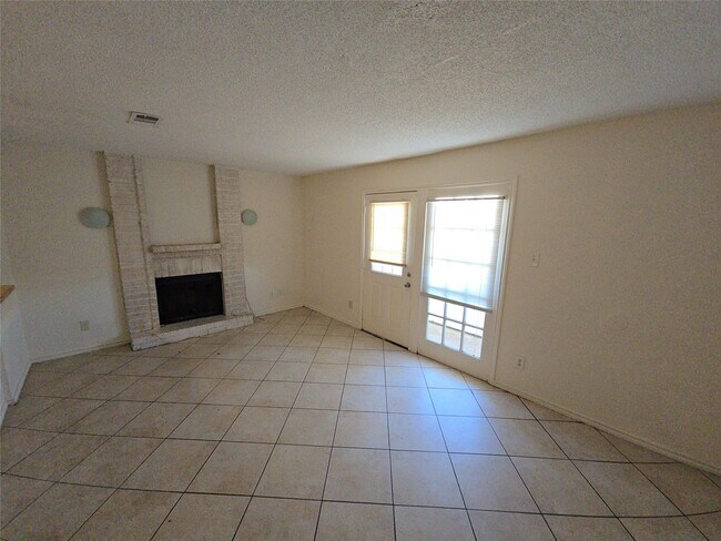 Building Photo - 1307 Brenda Ln