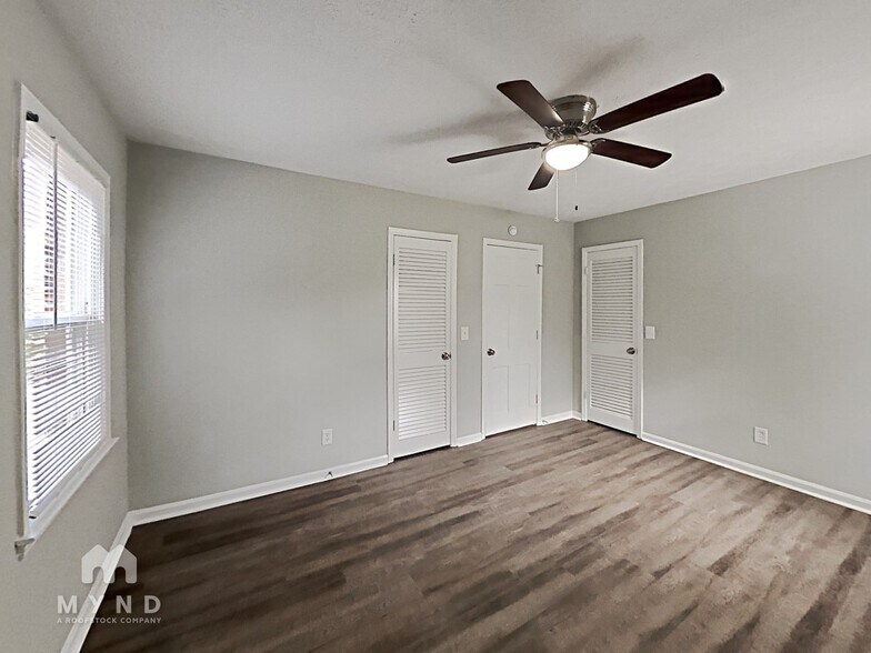 Building Photo - 2550 Stoney Brook Ln