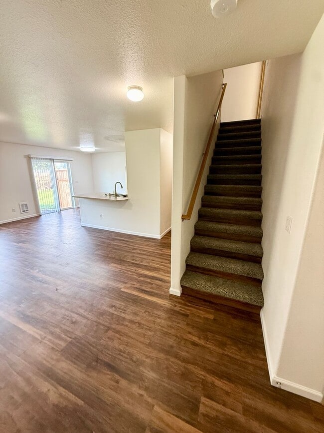Building Photo - Newly Remodeled 3-Bed, 2.5-Bath Duplex for Rent in Longview