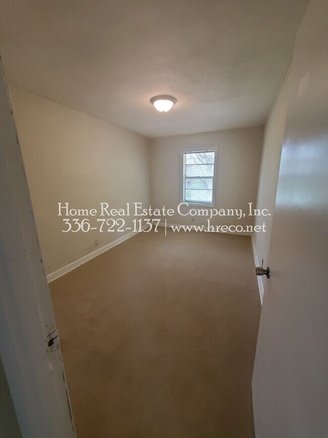 Building Photo - 1332 Gray Ave NE