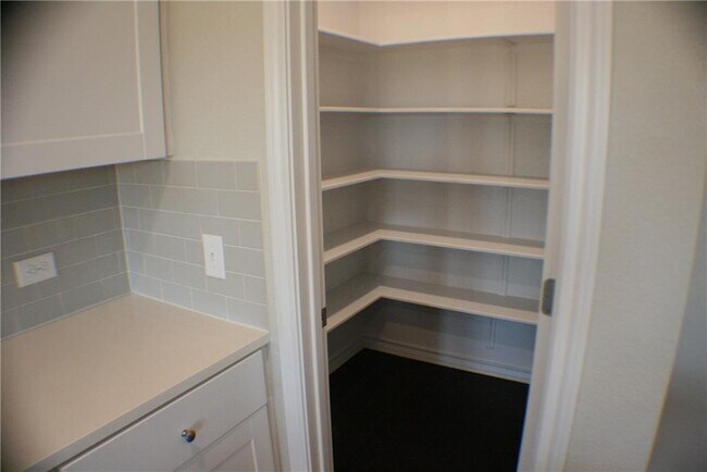 Building Photo - 212 Magna Ln
