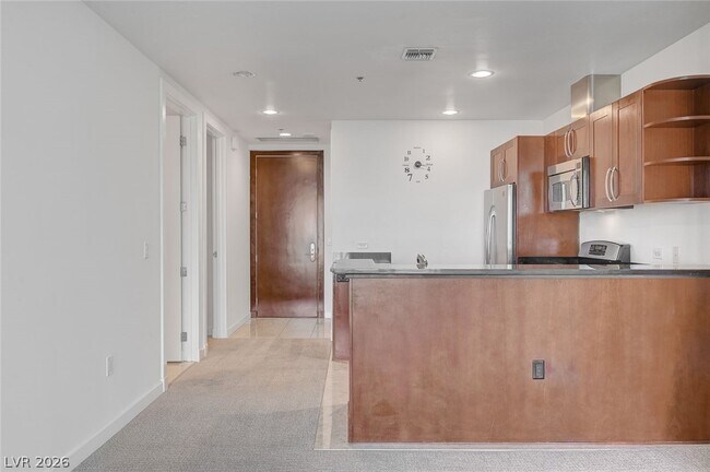 Building Photo - 4575 Dean Martin Dr