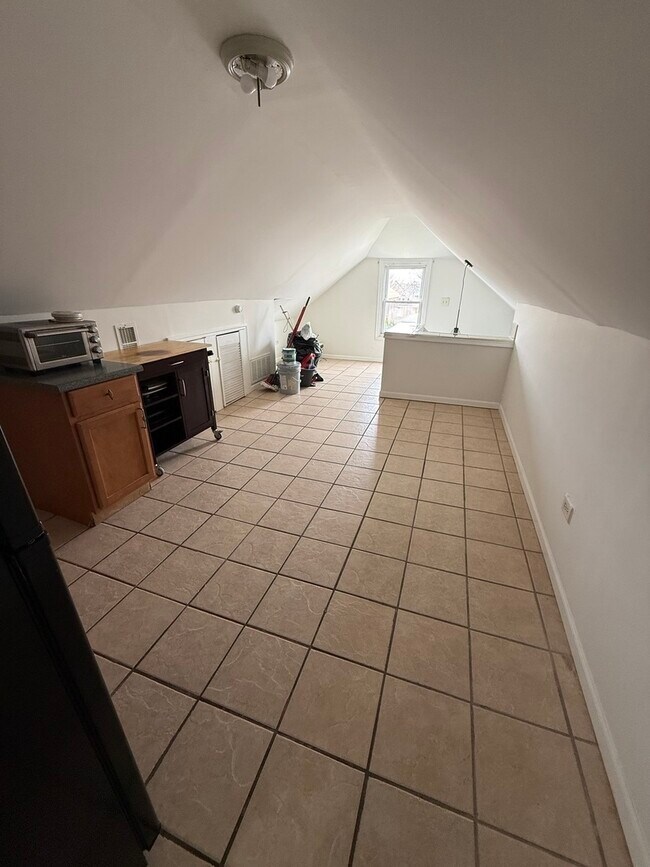 Building Photo - 4612 S Spaulding Ave