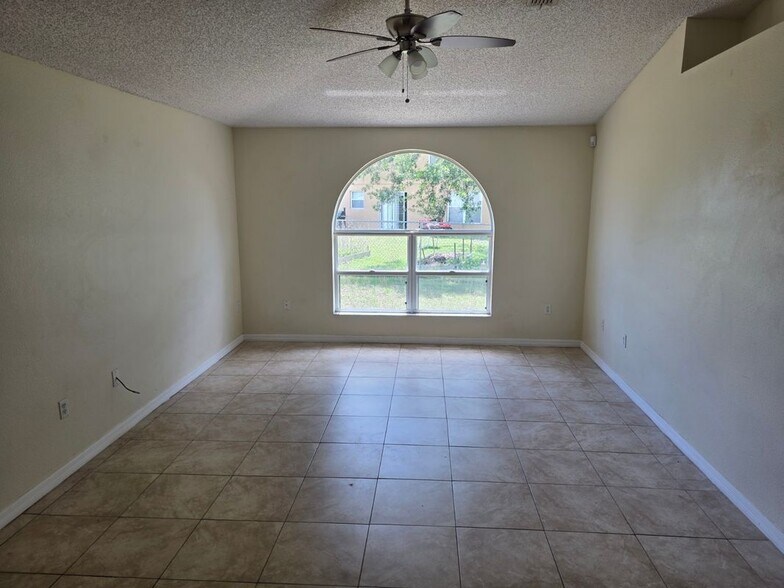 Building Photo - 15 Catalina Ct