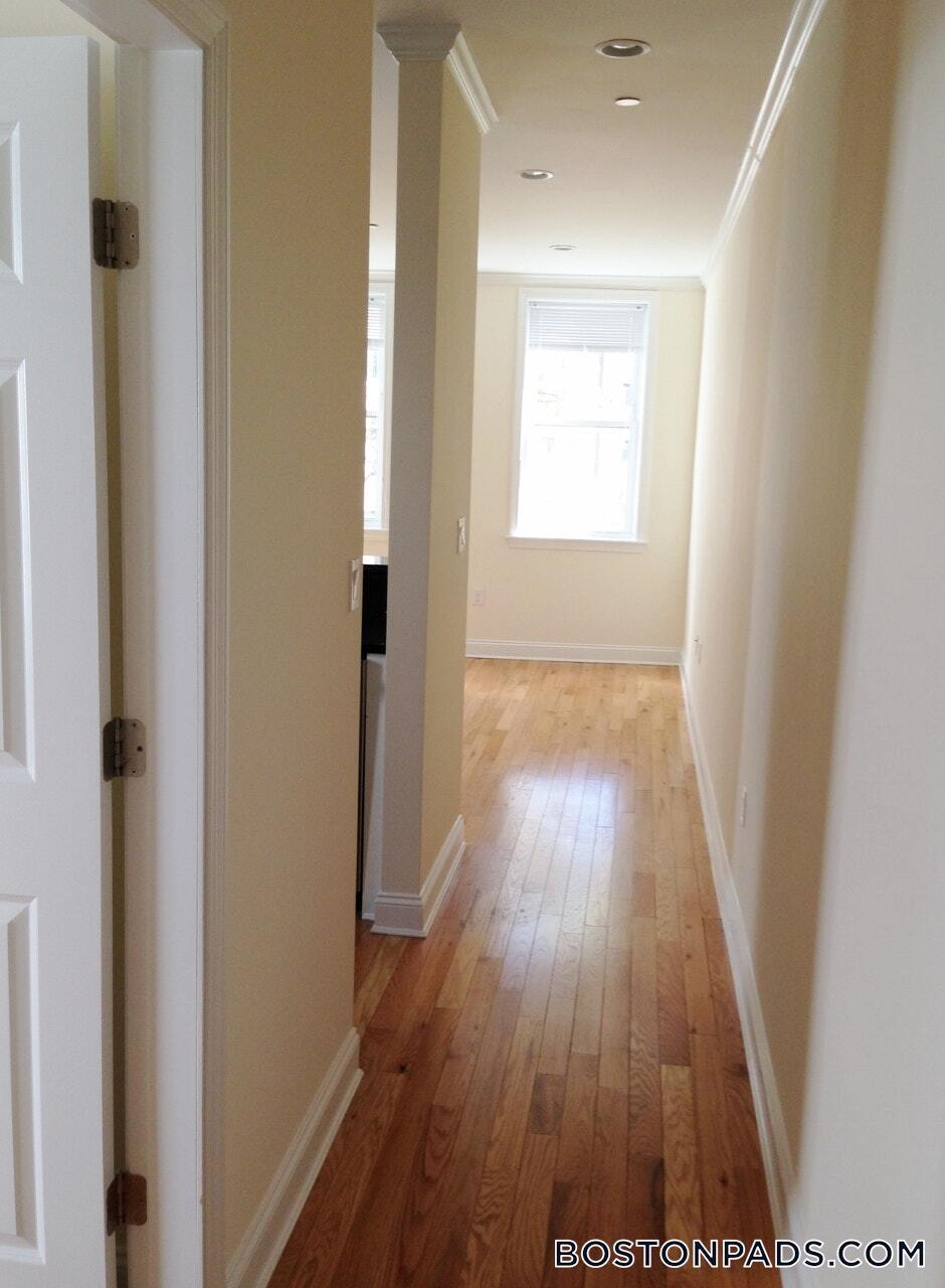 Building Photo - 3 Chauncy St