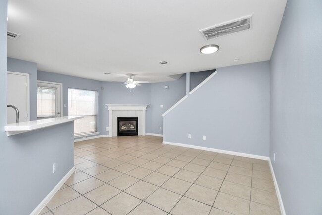 Building Photo - 10403 Shadow Oaks Dr
