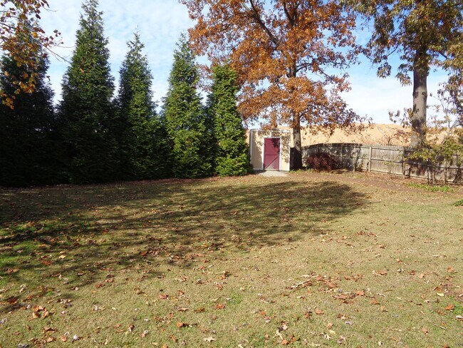 Building Photo - Kernersville Location-3 Bedroom House