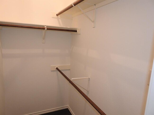 Building Photo - 11207 Crossland Dr