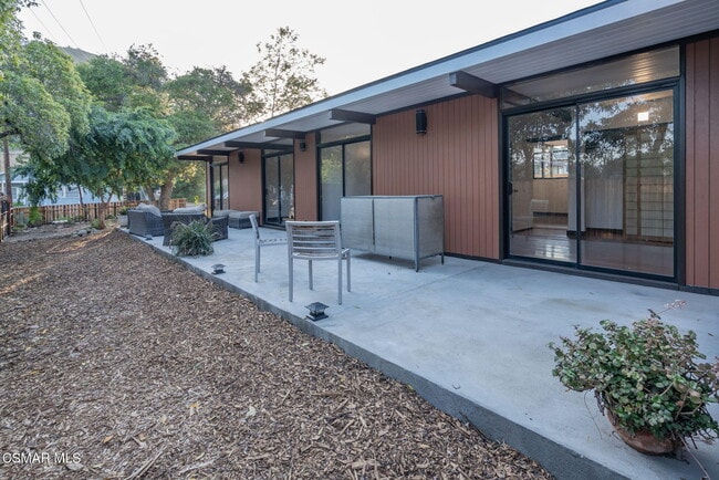 Building Photo - 1411 Ojai Rd