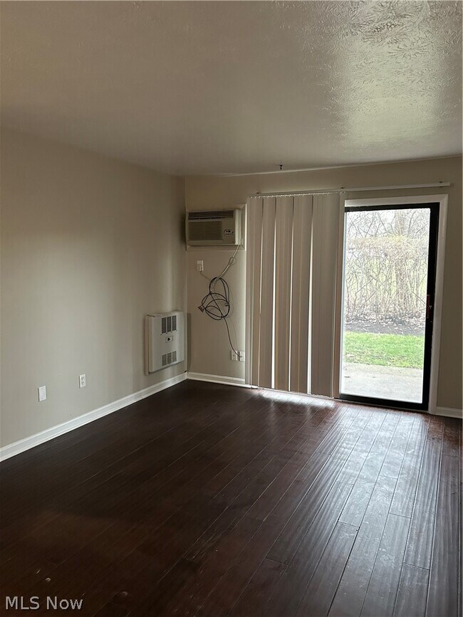 Building Photo - 23875 David Dr