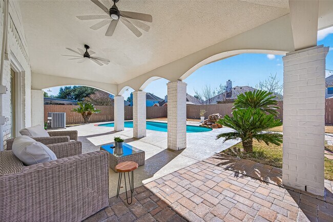 Building Photo - 16535 Oat Mill Dr