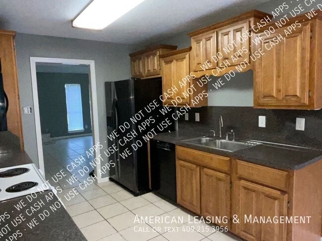 Building Photo - 8205 Heartfield Ln