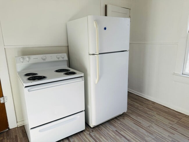 Building Photo - Broadwater Houses