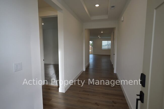 Building Photo - Beautiful New 3 Bed 2 Bath Home in Rolling Hills – Built in 2025