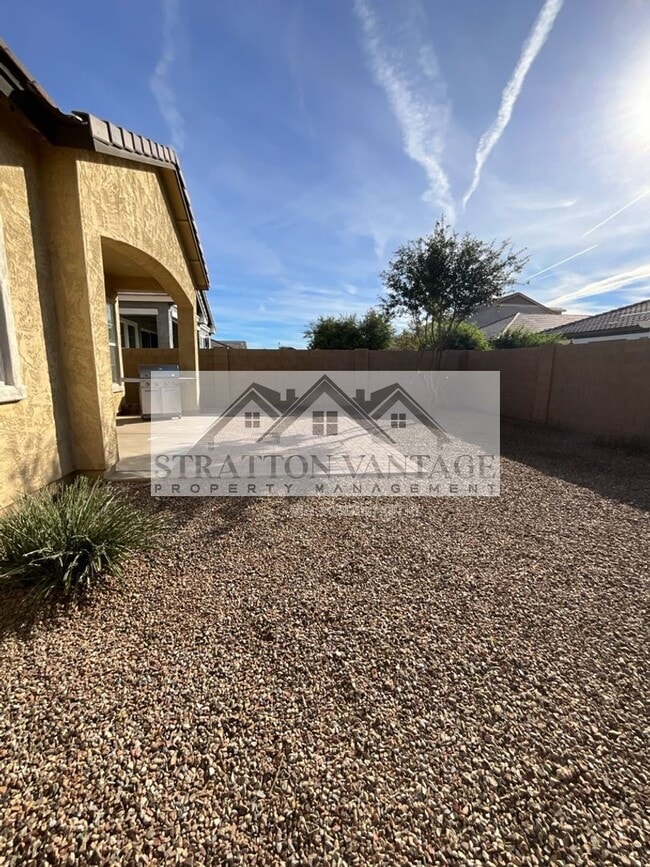 Building Photo - 10155 E Naranja Ave