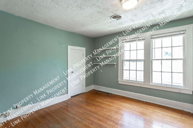 Building Photo - Charming Fully Renovated 4-Bedroom Home in...