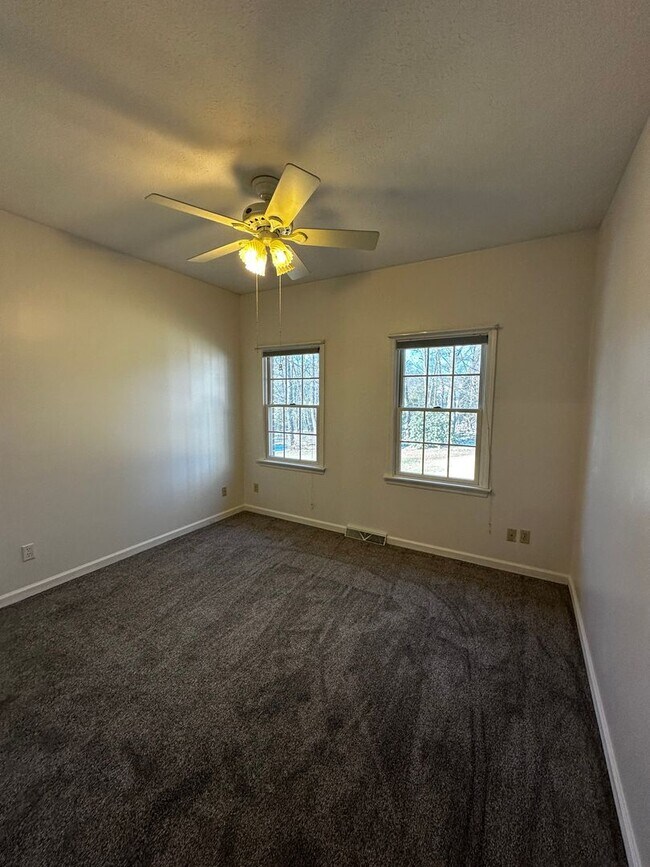 Building Photo - 1250-1254 Evans City Rd