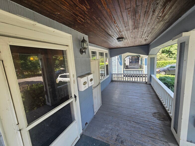 Building Photo - 307 Cumberland Ave