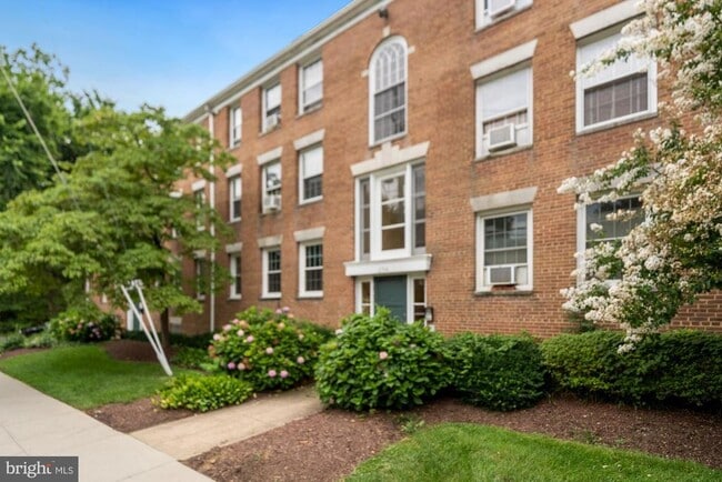 Building Photo - 2714 Ordway St NW