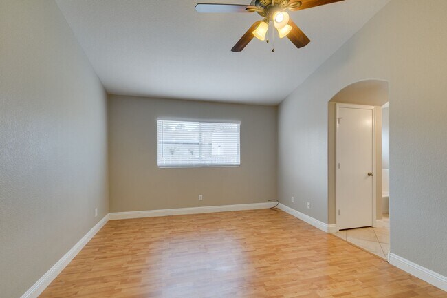 Building Photo - 437 Waterwheel Falls Dr