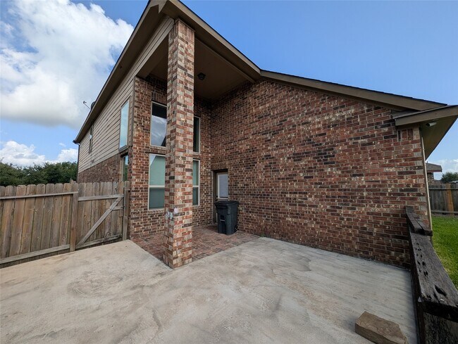 Building Photo - 6614 Hunters Creek Ln