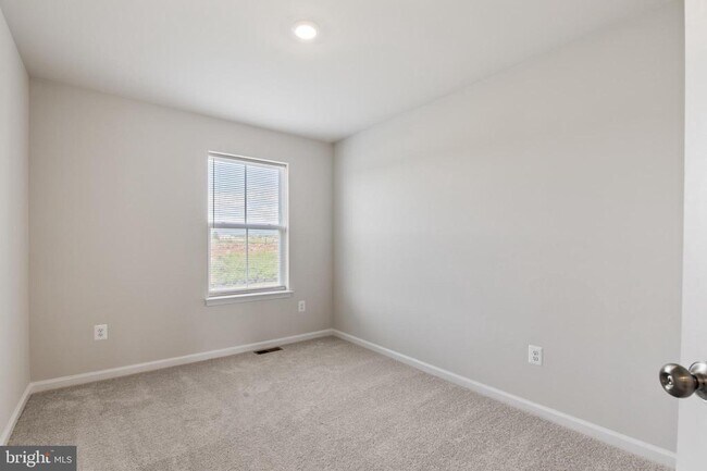 Building Photo - 105 Milburn Dr