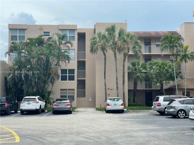 Primary Photo - 9400 Live Oak Pl
