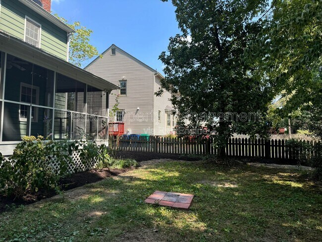 Building Photo - 12005 Sunrise Rd