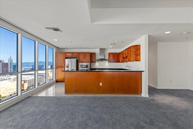 Building Photo - 4525 Dean Martin Dr