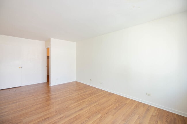 Building Photo - 211 E Ohio St