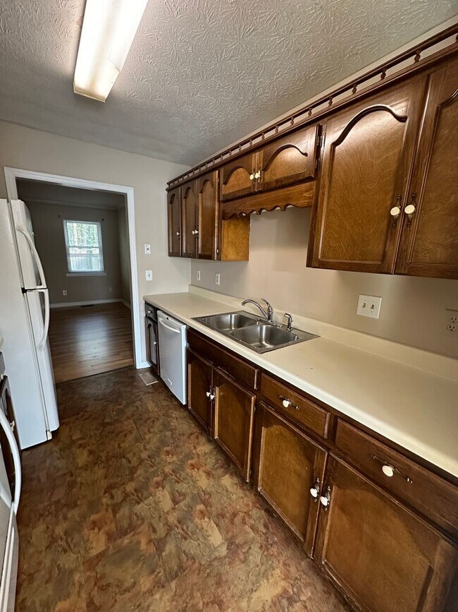 Building Photo - 5807 Woodgate Cir