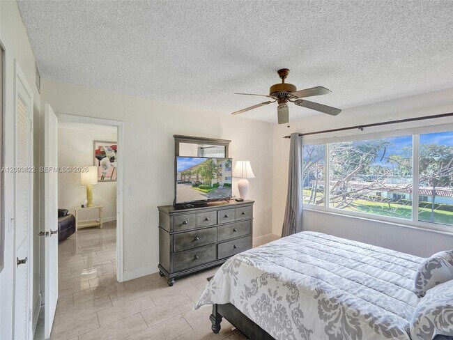 Building Photo - 8962 S Hollybrook Blvd