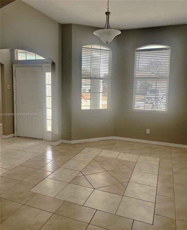 Building Photo - 2050 SE Franciscan St